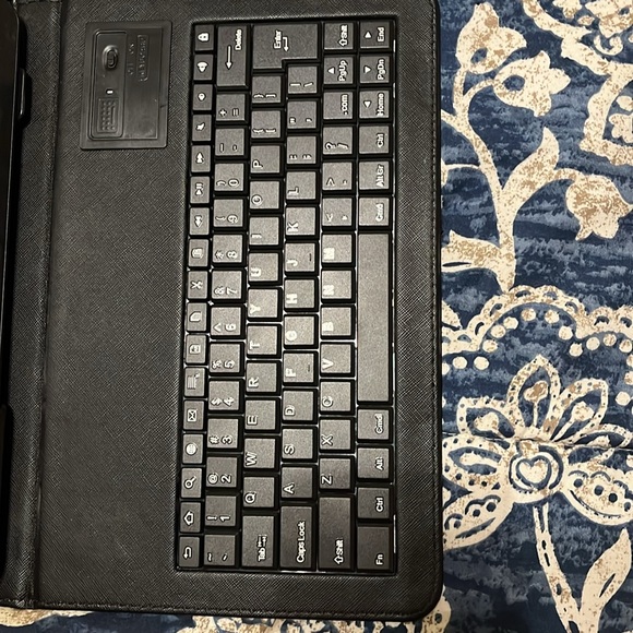 computer/ tablet - Picture 2 of 3